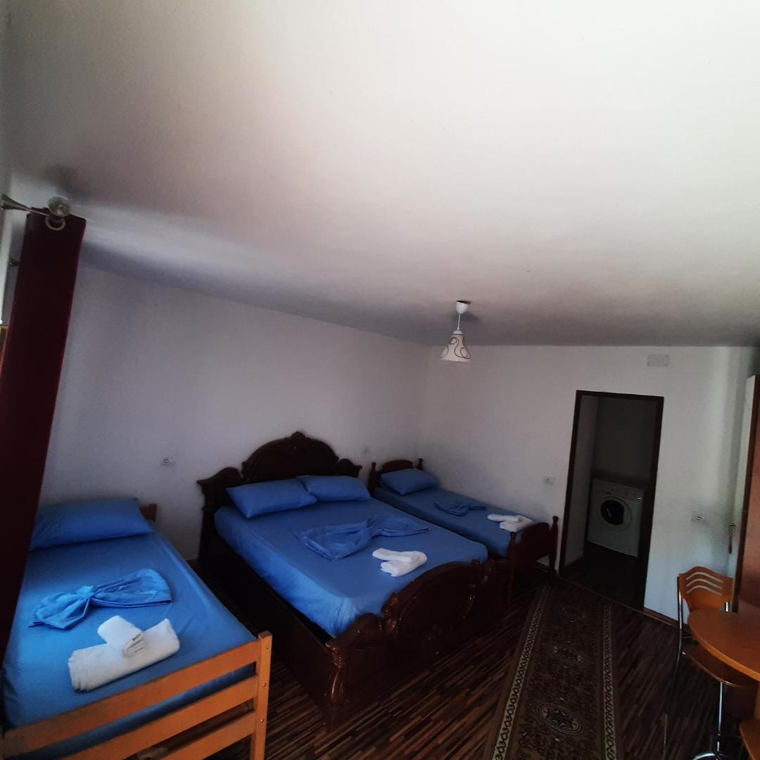 Bilde 4: Kulla e Vjeter (Bar Restaurant, Guesthouse, Parking and Camping)