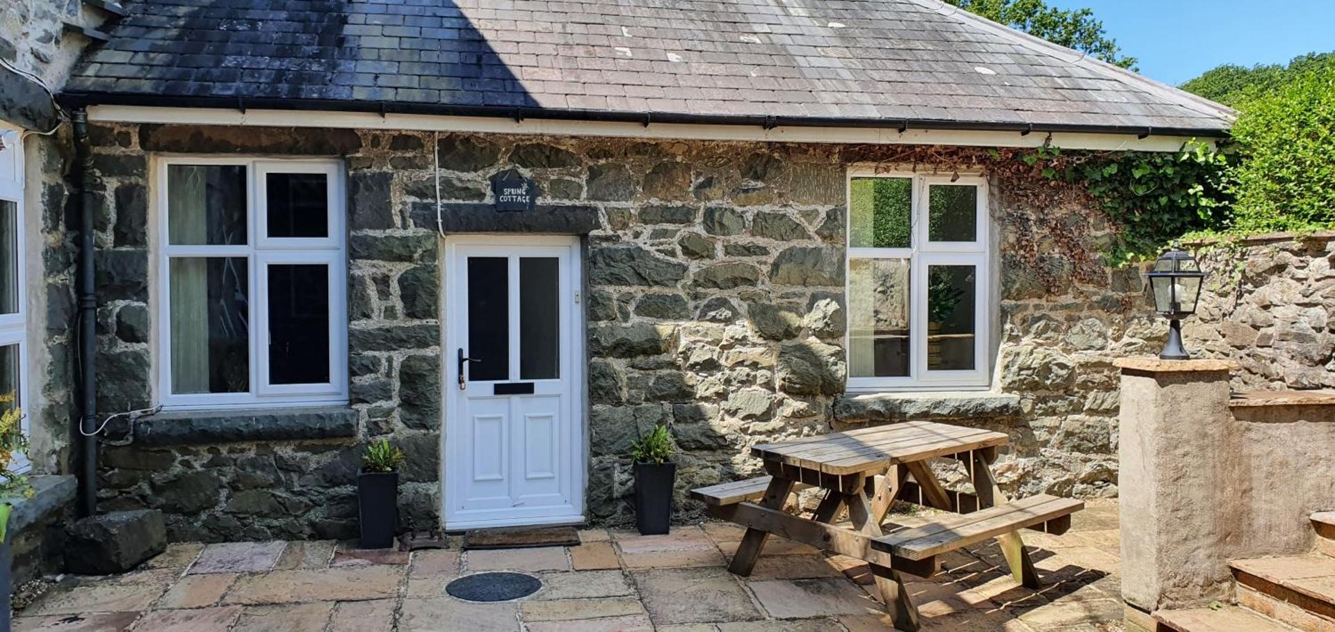 Bilde 7: Cosy Spring Cottage at Pen Y Coed Hall