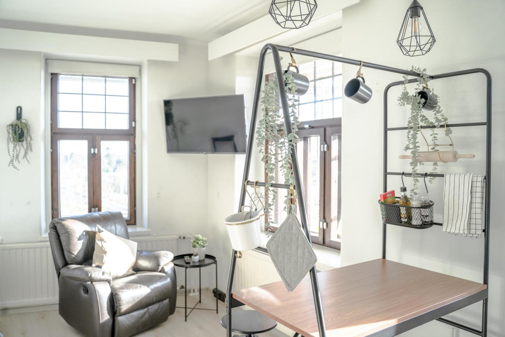 Фотография 10: The Sunset - Top Floor Studio apartment