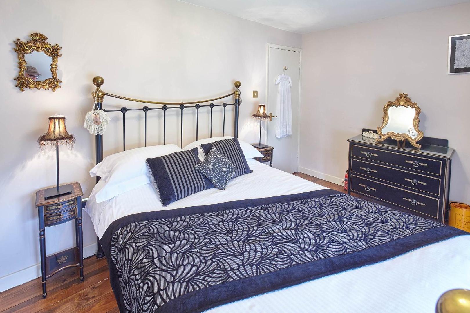 Zdjęcie 3: Host & Stay - Honeysuckle Cottage