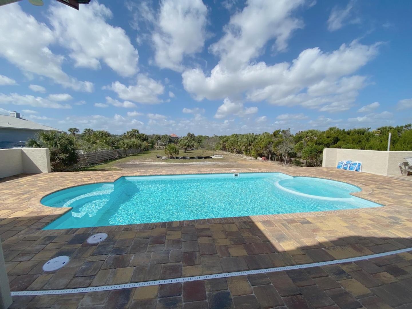 Foto 3: Castle, pvt pool, hot tub, beach, mini-golf, dock, fishing, ping pong