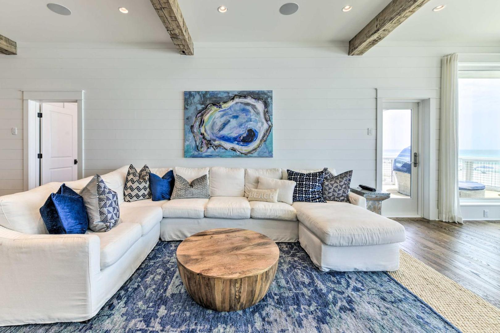 Billede 4: Luxe, Beachfront PCB Home with Decks and Grill!