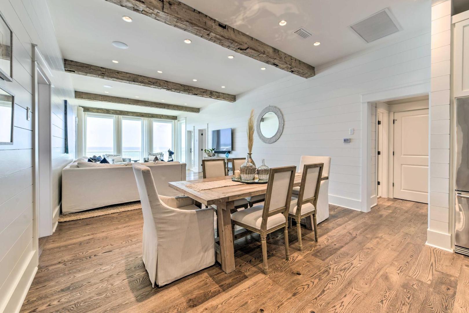 Billede 7: Luxe, Beachfront PCB Home with Decks and Grill!