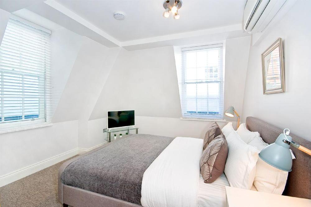 Bilde 3: Eldon Chambers Flat 1 by City Living London