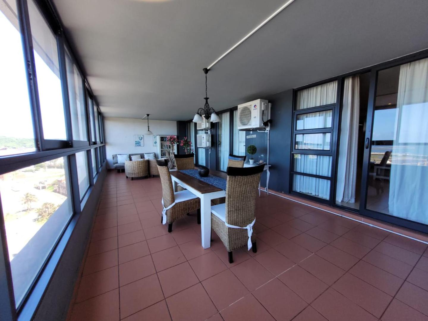 Photo 8 : Accommodation Front - Fabulous 4 Sleeper with Jaw - dropping Views