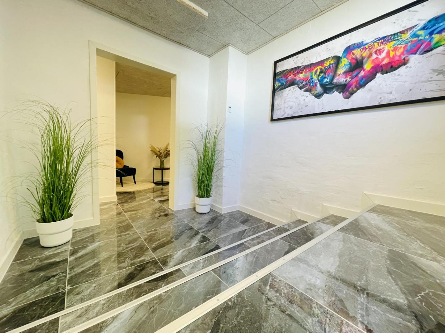 Kuva 8: aday - Luxurious 3 bedroom - Modern Living Apartment