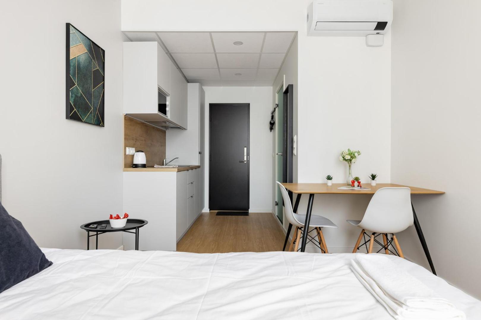 Zdjęcie 5: Bright Work&Study Studio with Rest Area