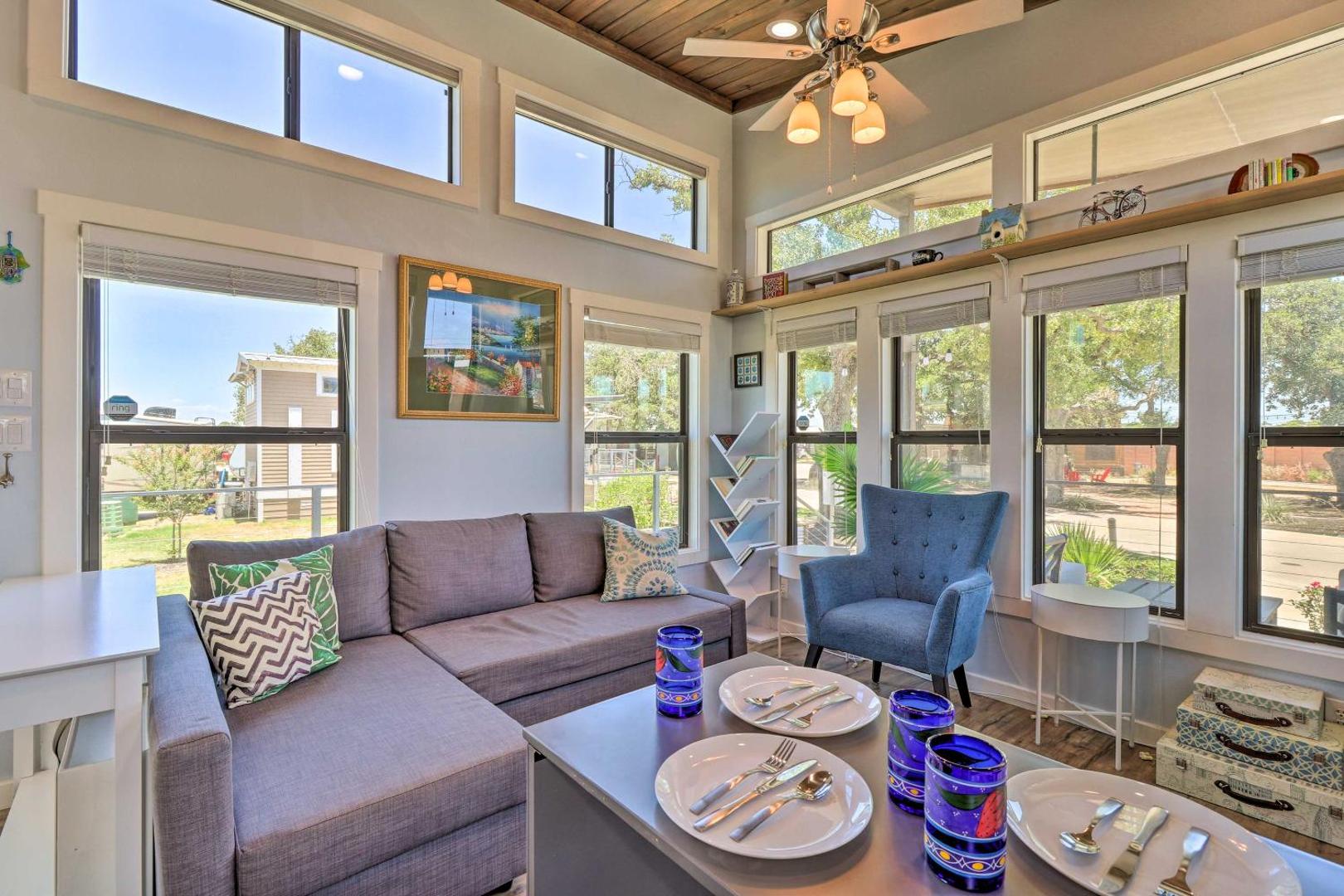 Upscale Tiny Home - Boho-Chic Austin Getaway! photo 9