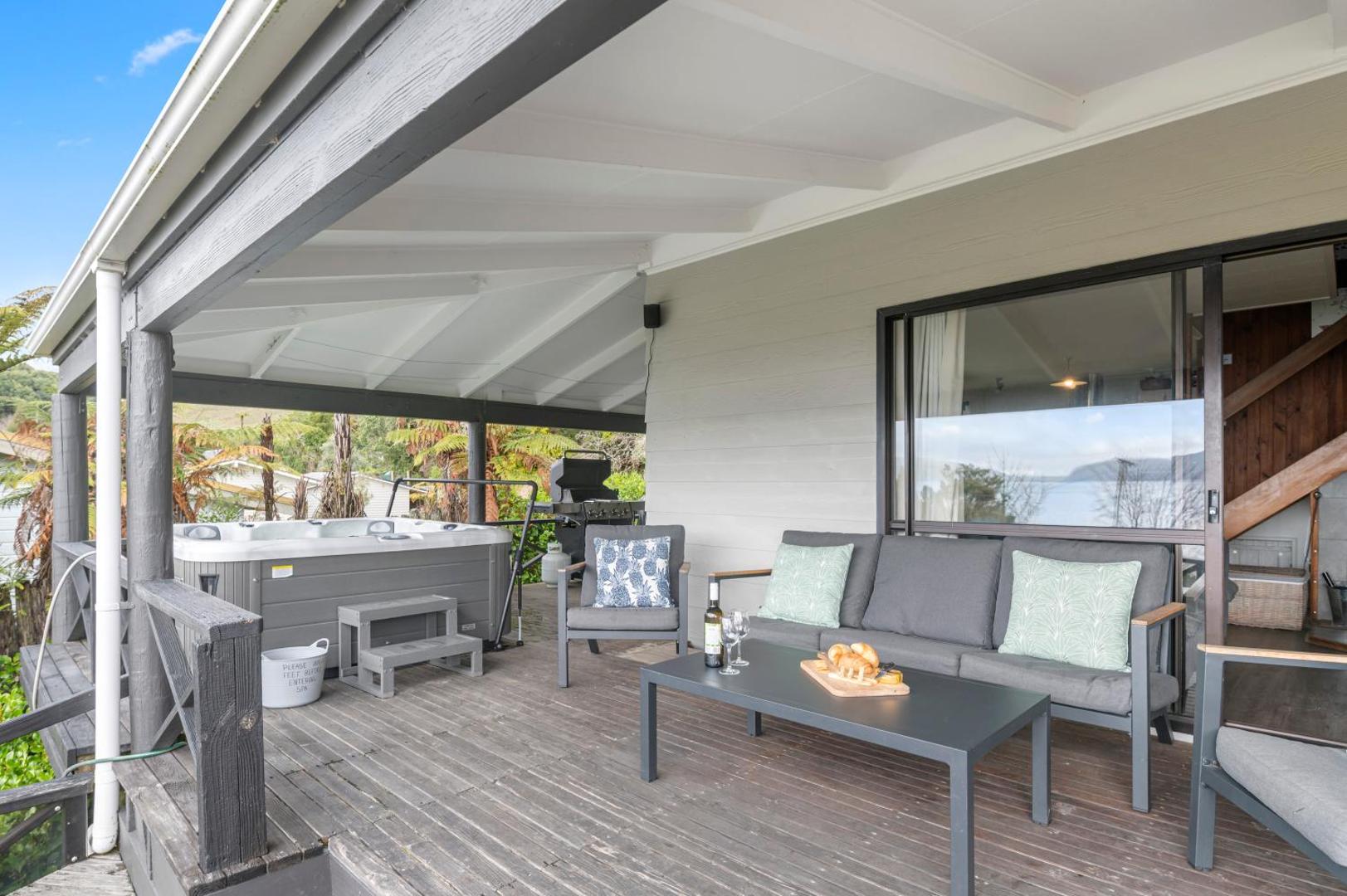 Foto 10: Splendour on Spencer - Lake Tarawera Holiday Home