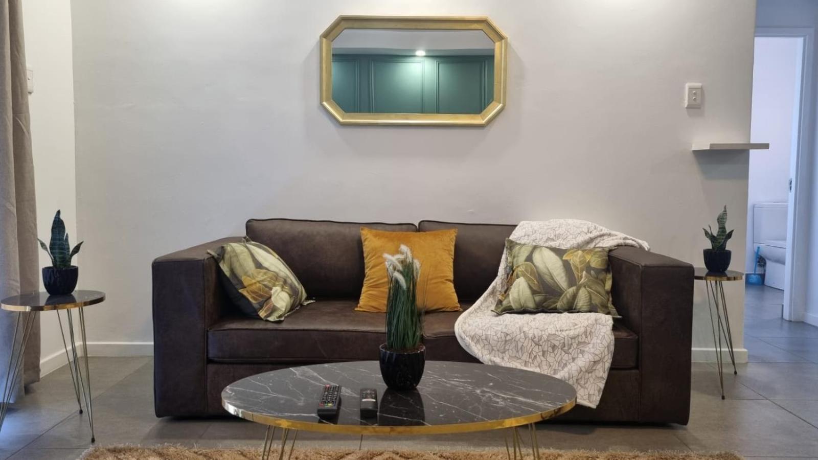 Bilde 9: Accommodation Front - Prestigious 2 Sleeper Apartment with Harbour Views
