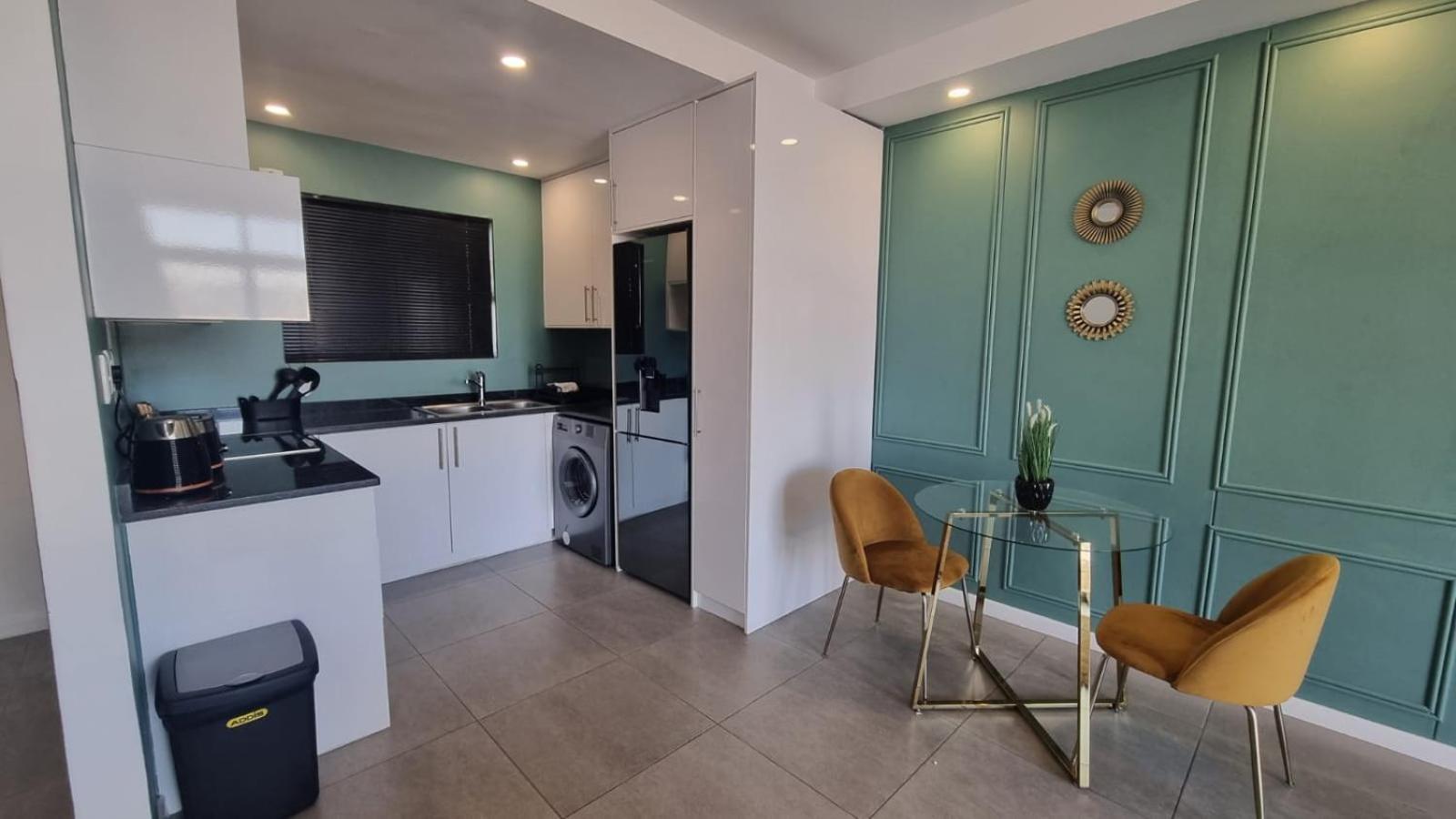 Bilde 6: Accommodation Front - Prestigious 2 Sleeper Apartment with Harbour Views