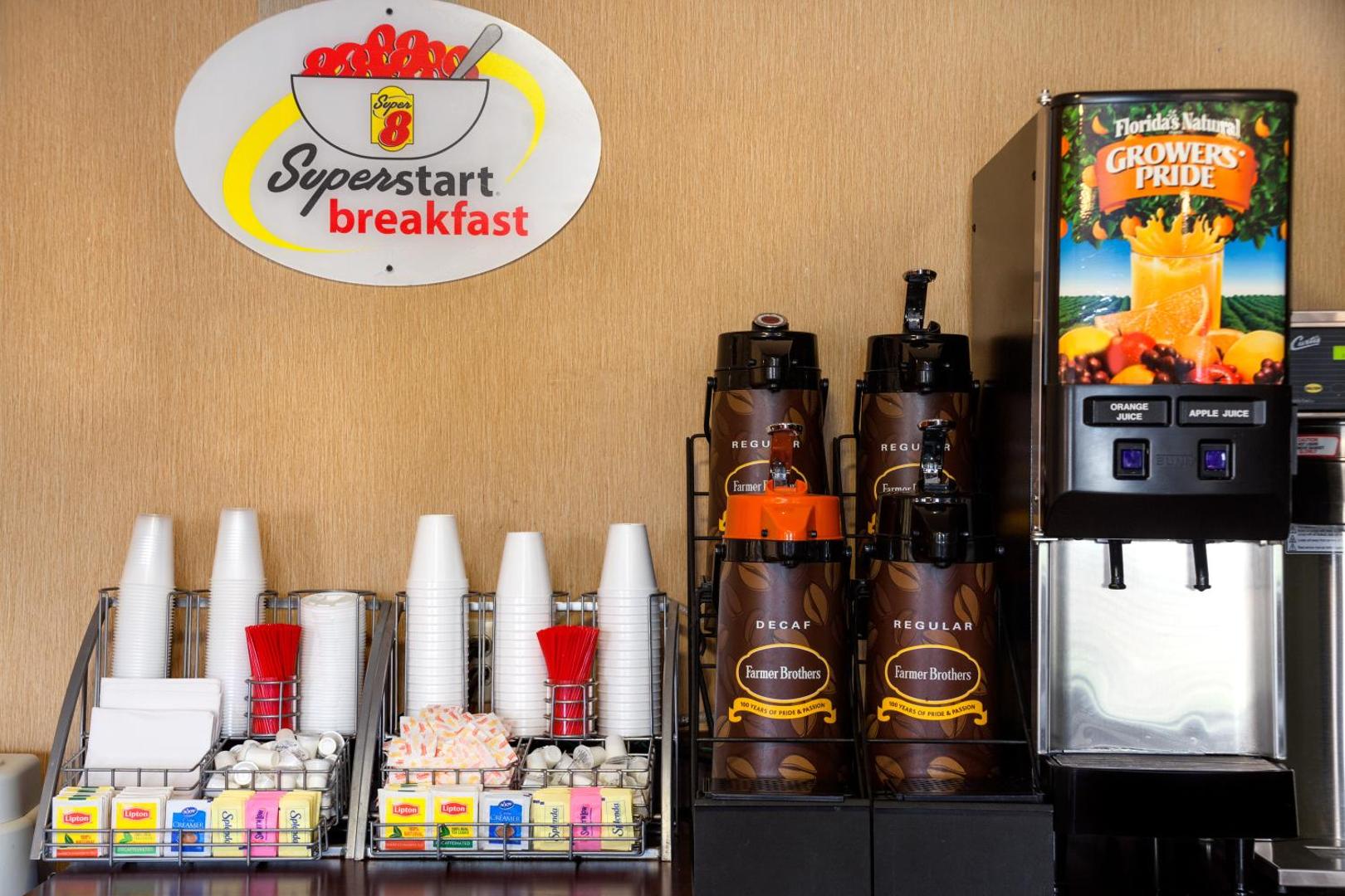 Foto 8: Super 8 by Wyndham Fairview Heights-St. Louis