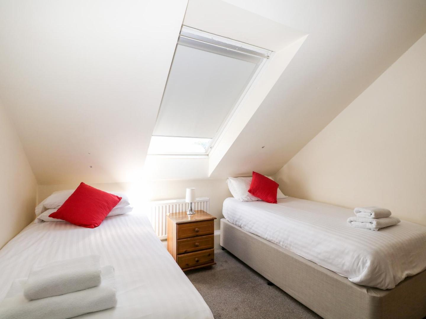 Fotografie 7: Flat 34 - Marine Court