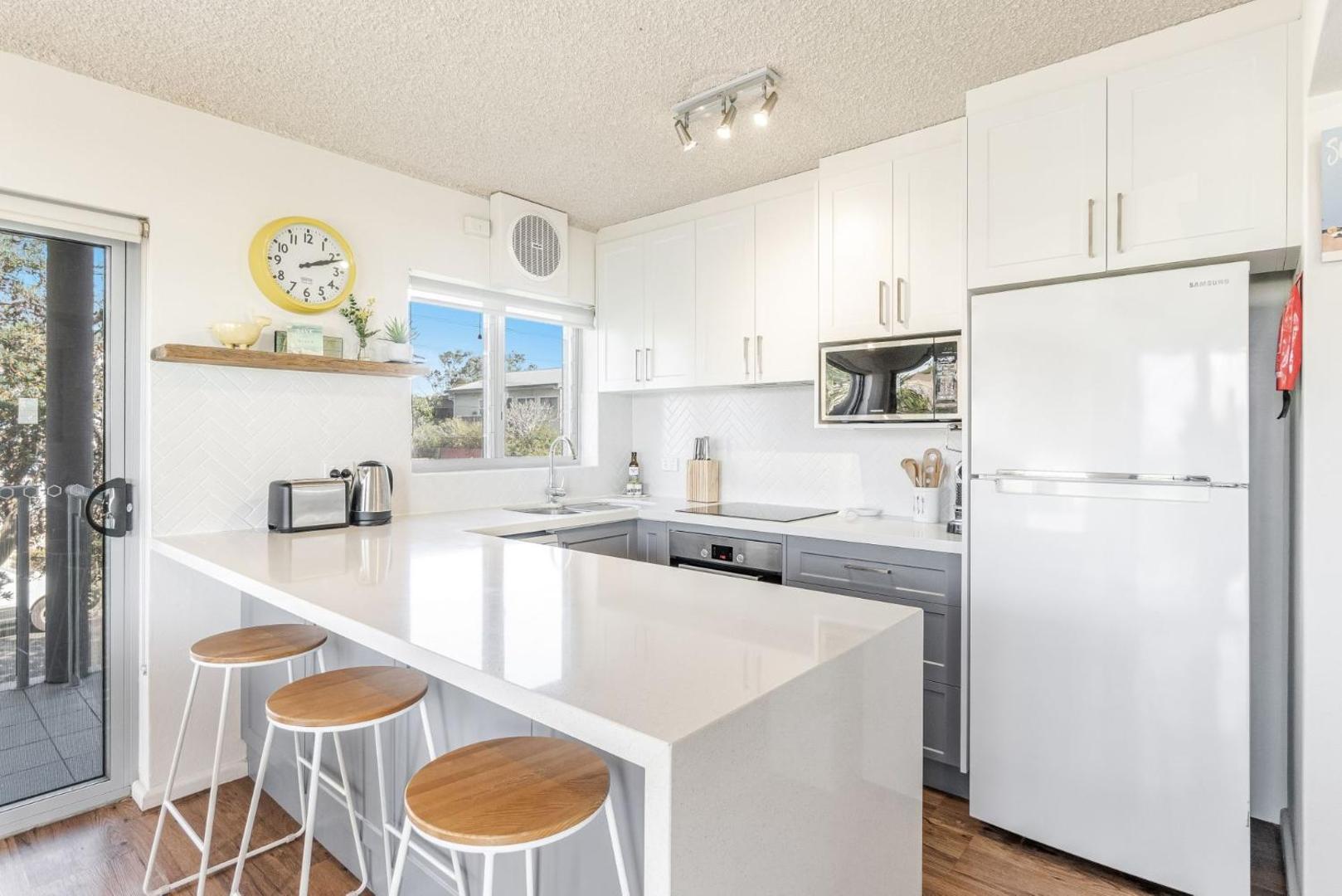 Foto 4: Yamba 58 - Modern Coastal Living Near Main Beach with Ocean Views - Holiday Yamba