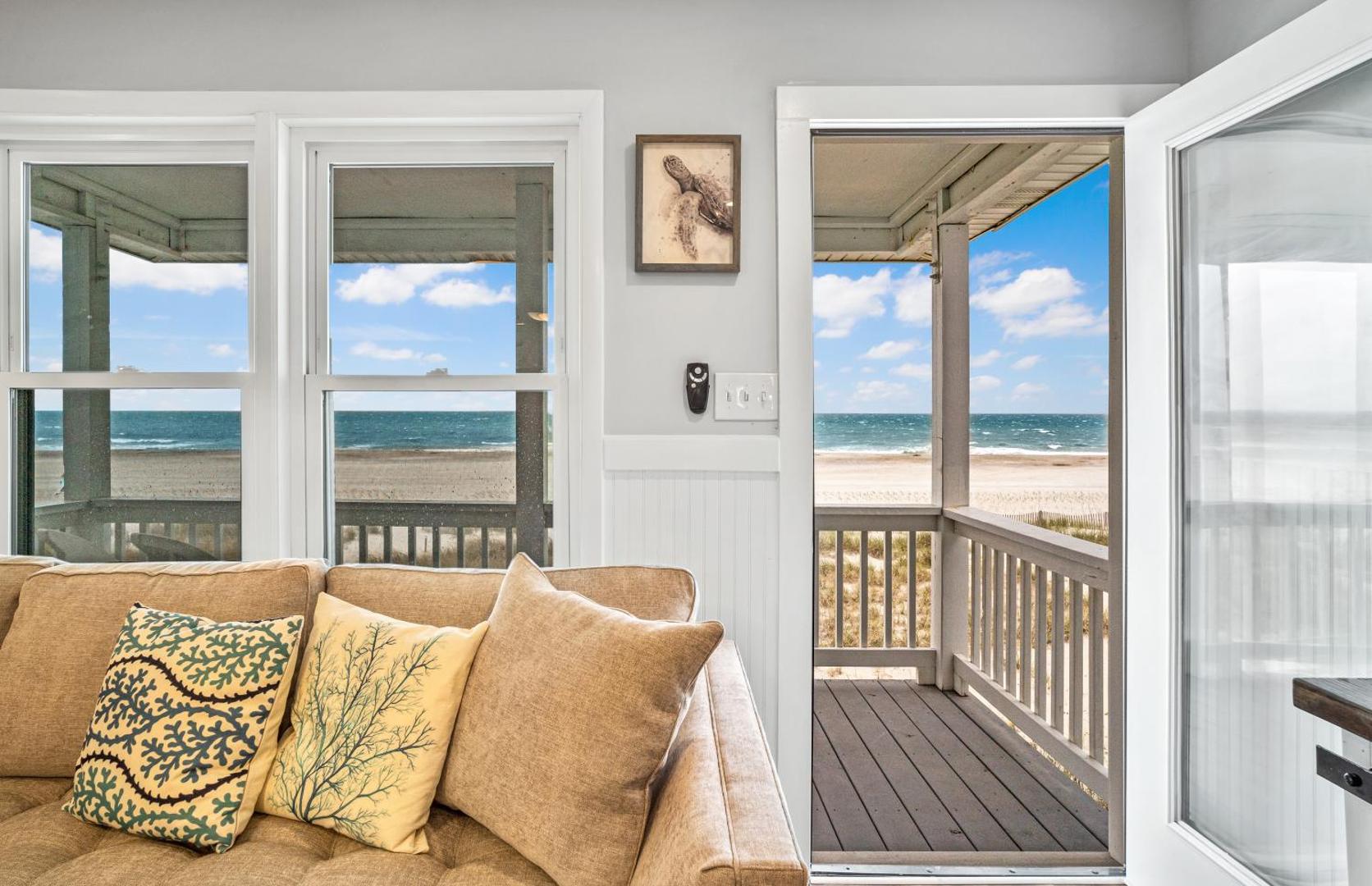 Fotografie 6: Ocean Daze - Sleeps 22, Direct Oceanfront, Renovated May 2022