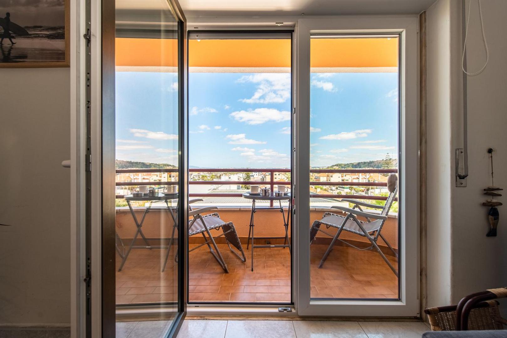 Foto 2: The View - Sea, Surf and Lisbon