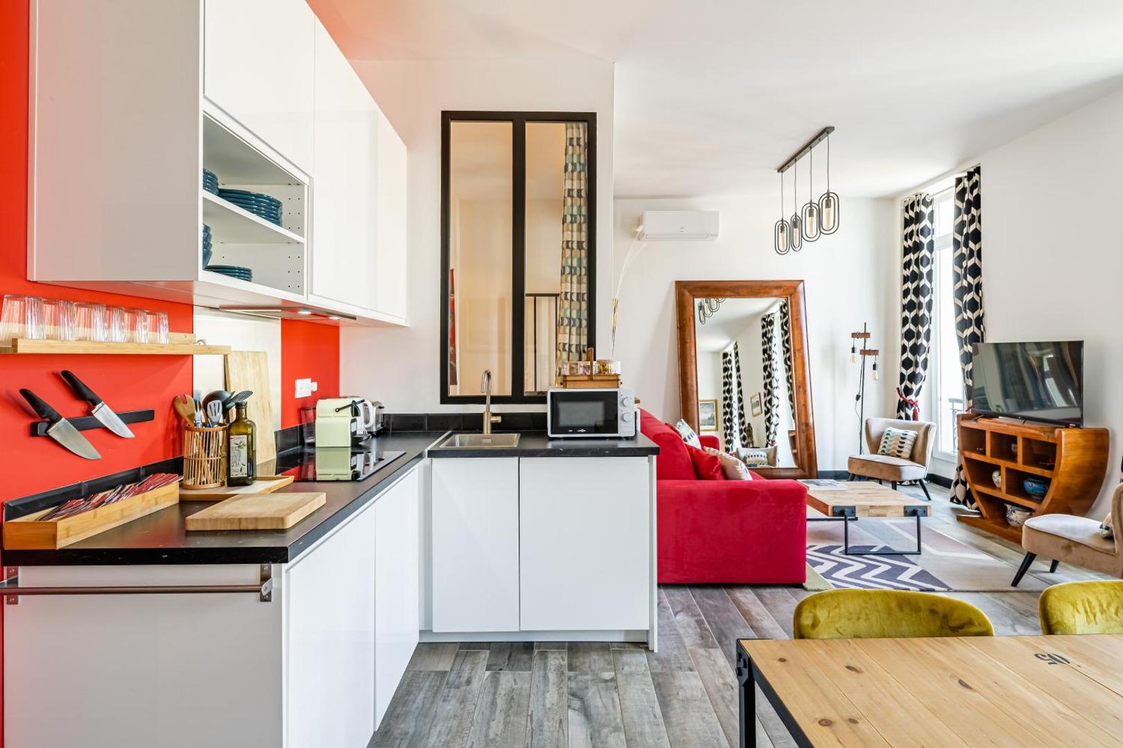 Foto 6: T2 Chic, Vue Vieux-Port et Notre Dame, Atypique, Calme, Clim, 48M2, Accès autonome avec code
