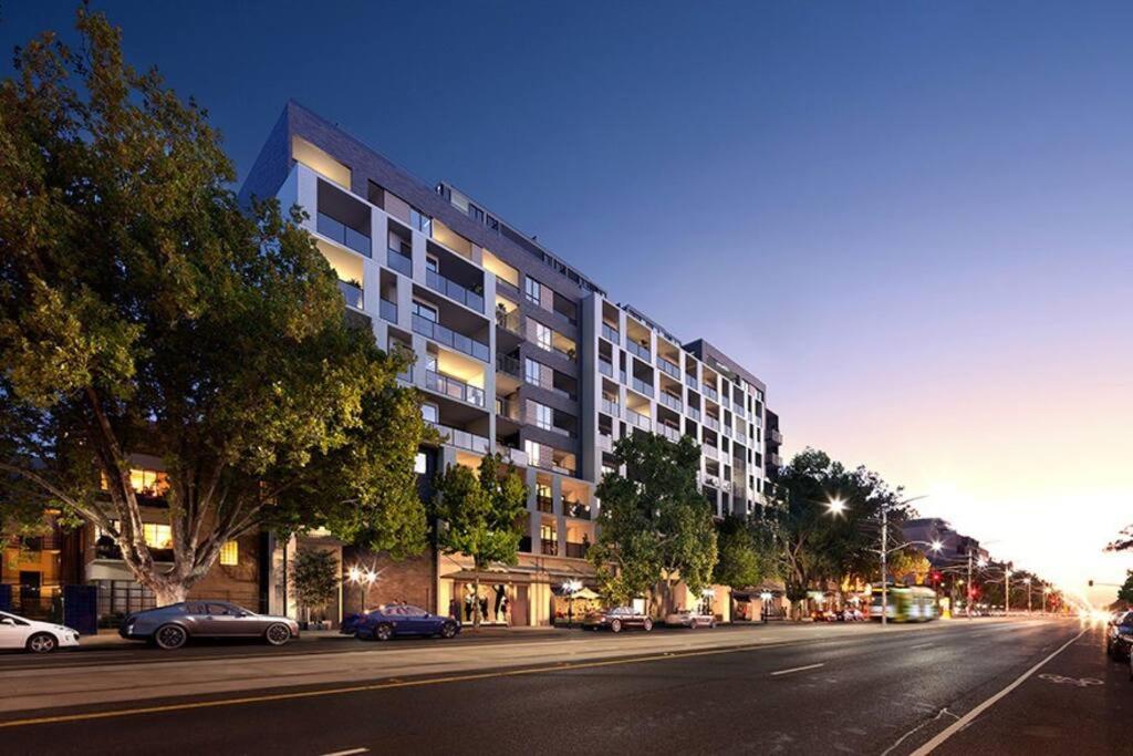 Fotografie 8: Rooftop infinity pool - St Kilda luxury