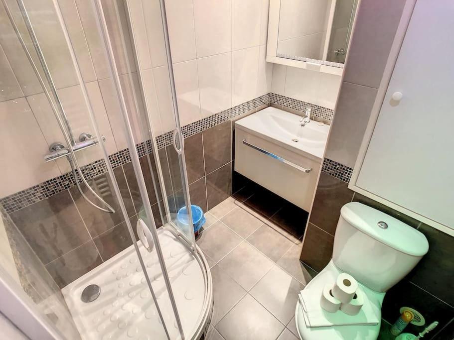 Φωτογραφία 8: 2, 3 and 4 bedroom sea view Forville Apartments 5 mins from the Palais