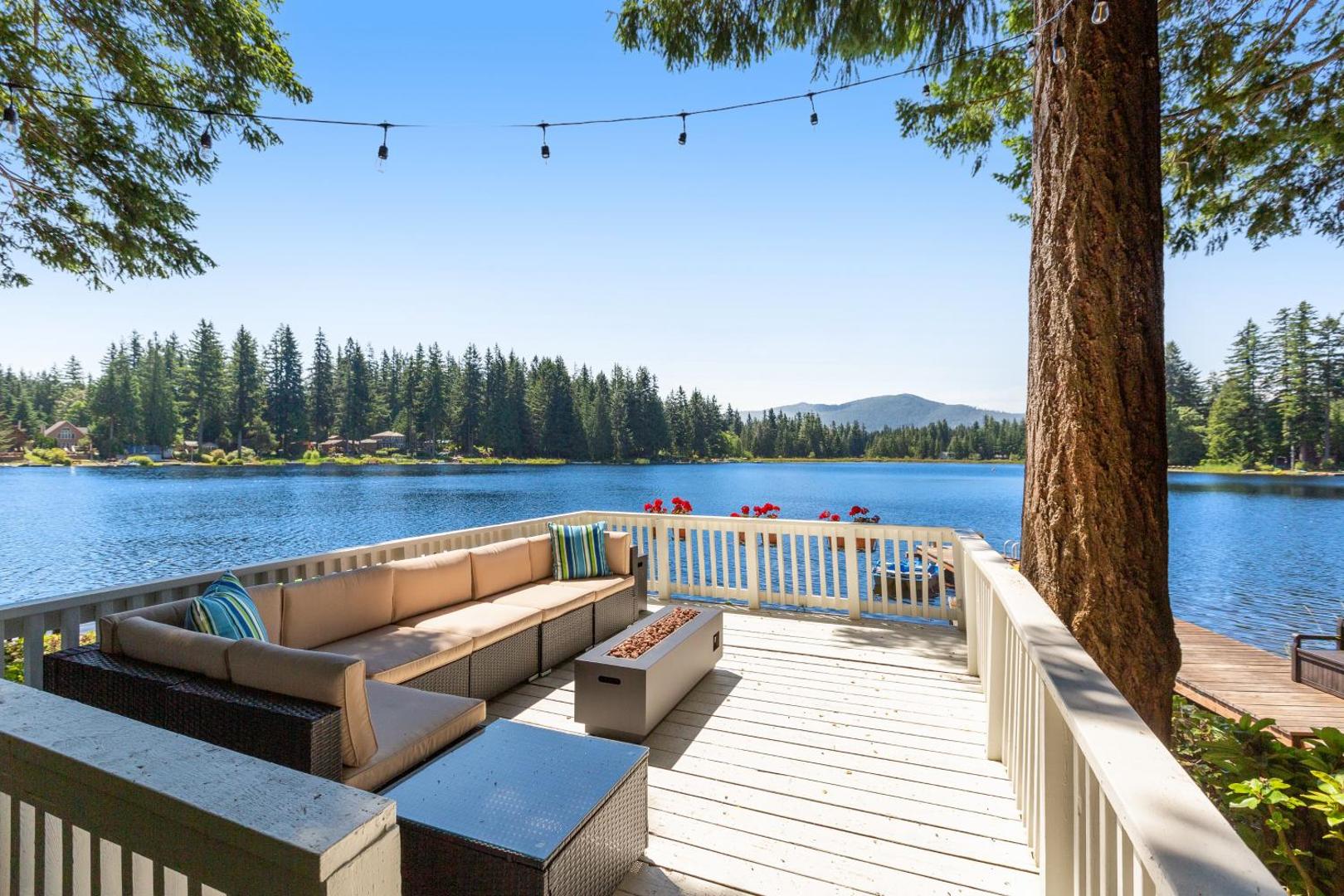 Фотография 3: Sunset Chalet at Lake Alice