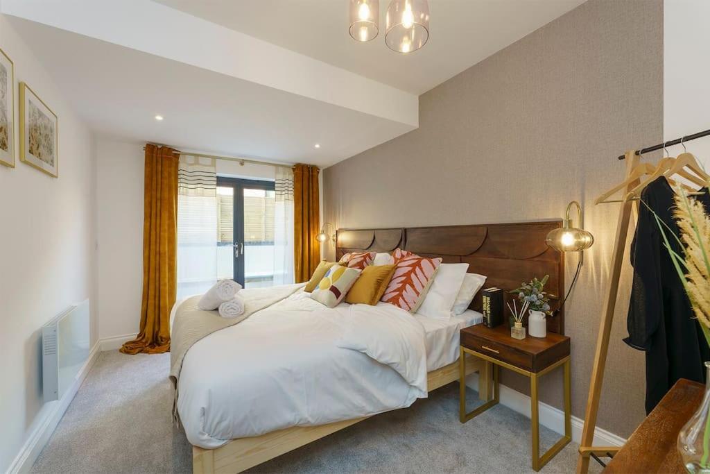 Kuva 4: Bressingham - 2 Bedroom Luxury Apartment by Mint Stays