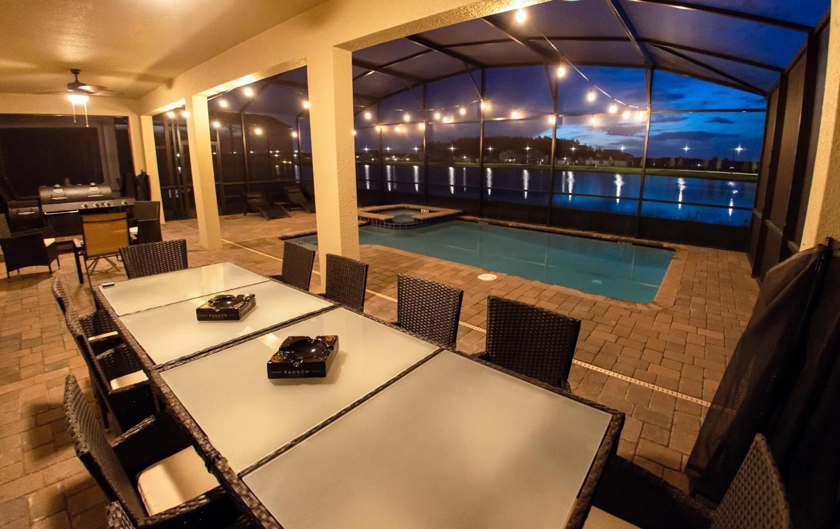 Foto 8: B - New 4 Bedroom Home - 5 Miles to Disney - Free Water Park - Private Pool