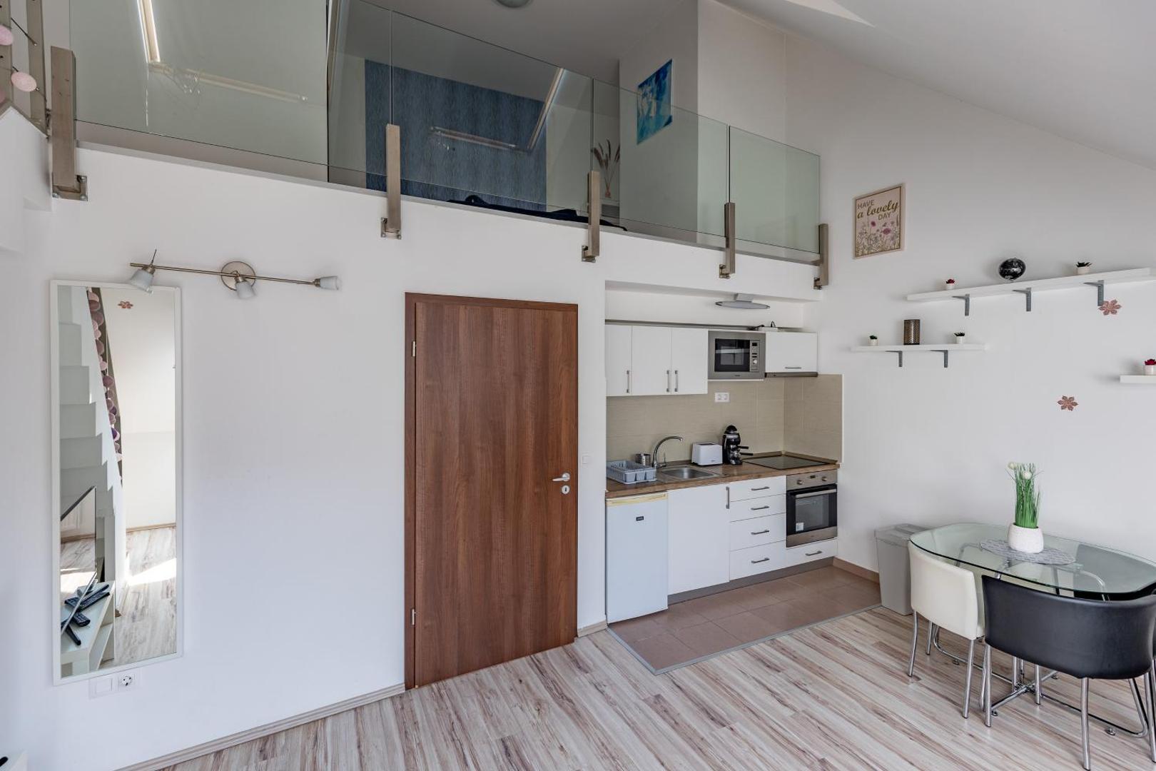 Foto 9: PRTR Apartment w/ FREE parking