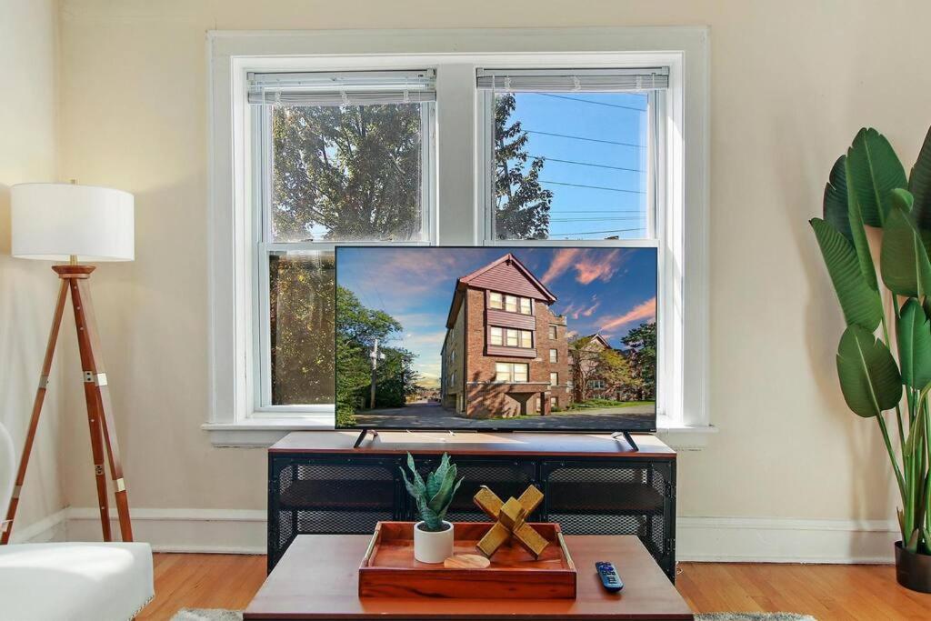 Fotografie 2: Complete & Polshed 1-Bedroom Chicago Apt - Elm D2