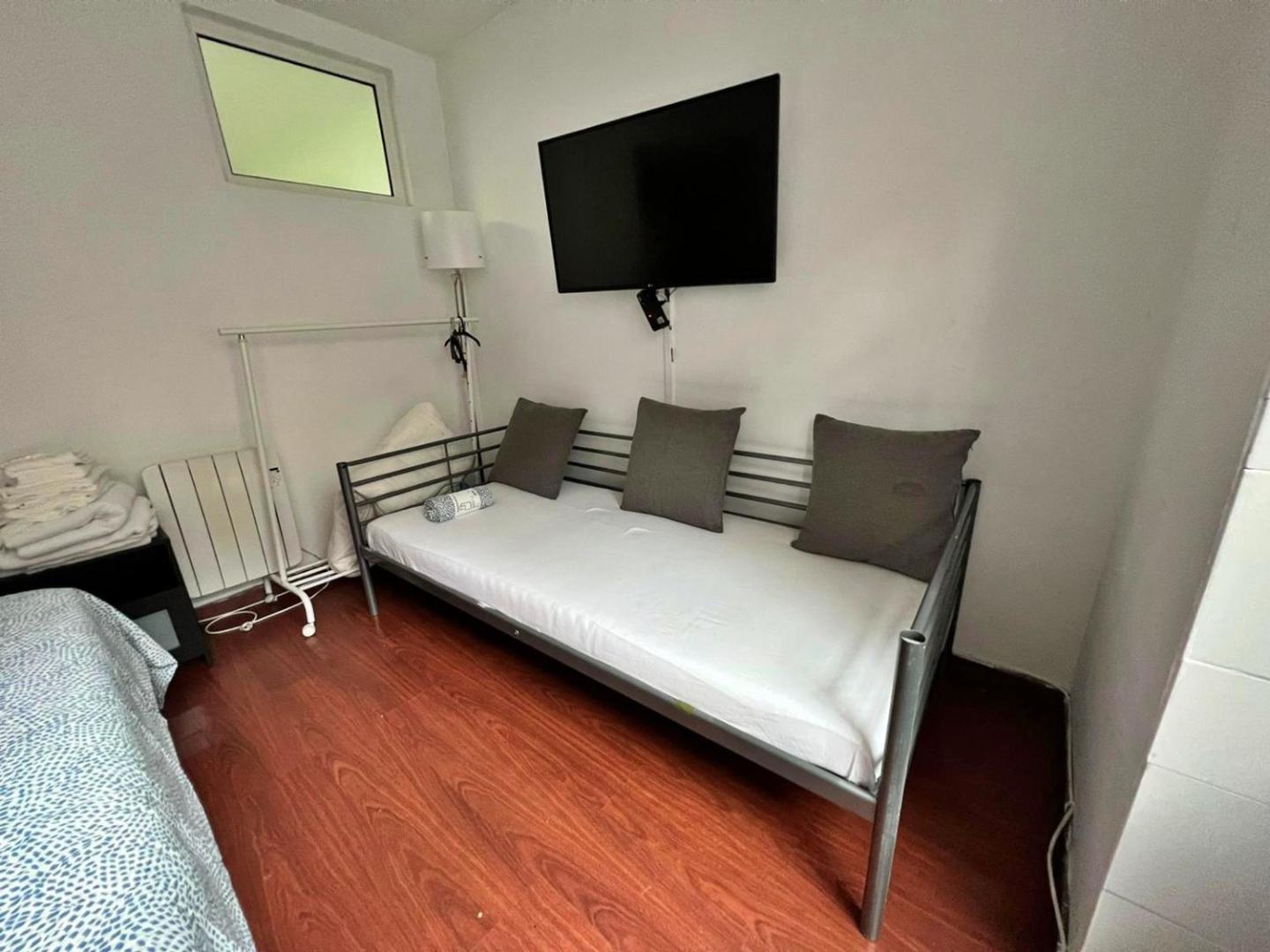 Foto 4: Room in Queluz 11 minutes from Lisbon