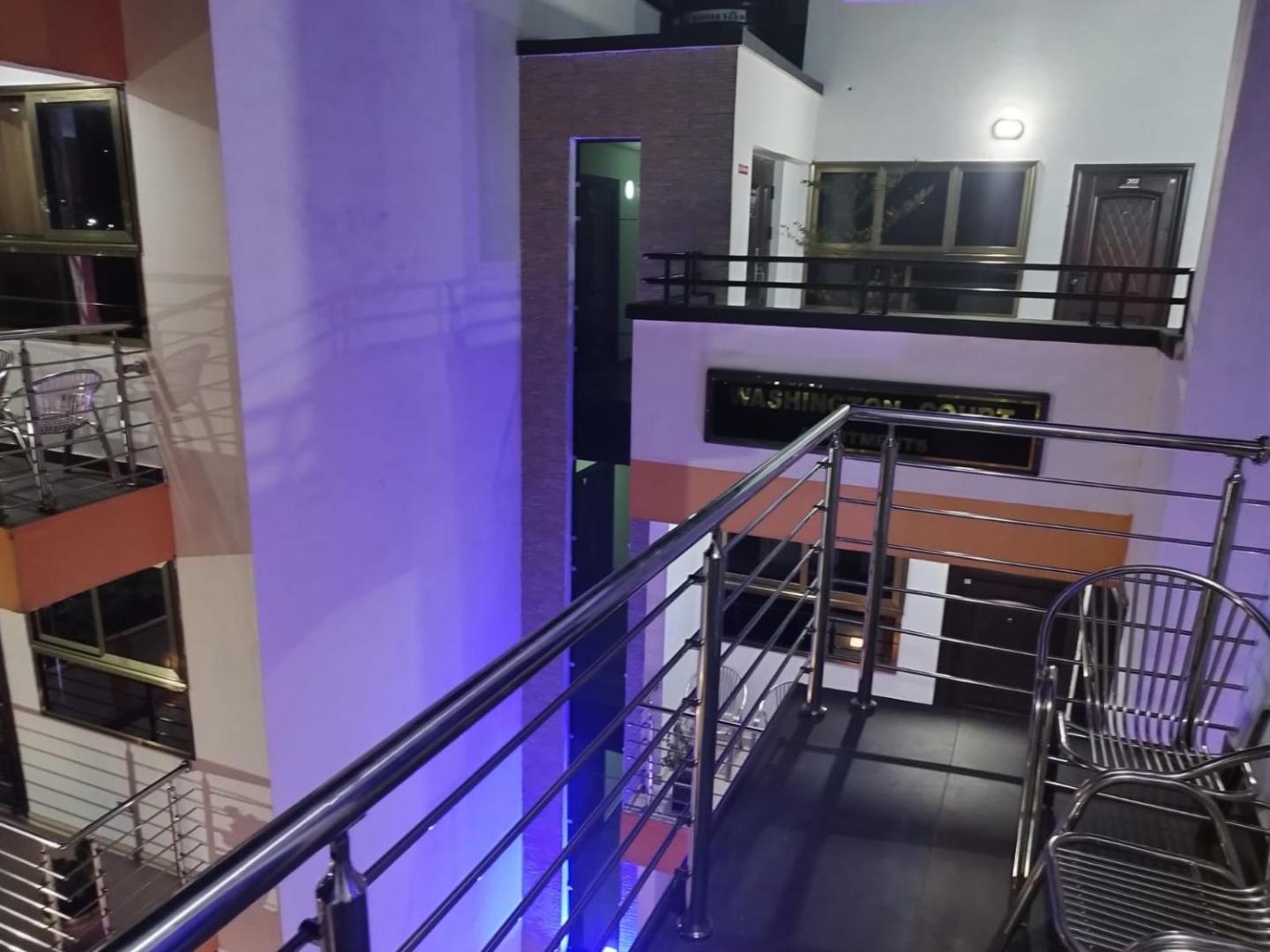 Bilde 7: 3 Bed Furnished Apartment - Wifi Aircon Parking