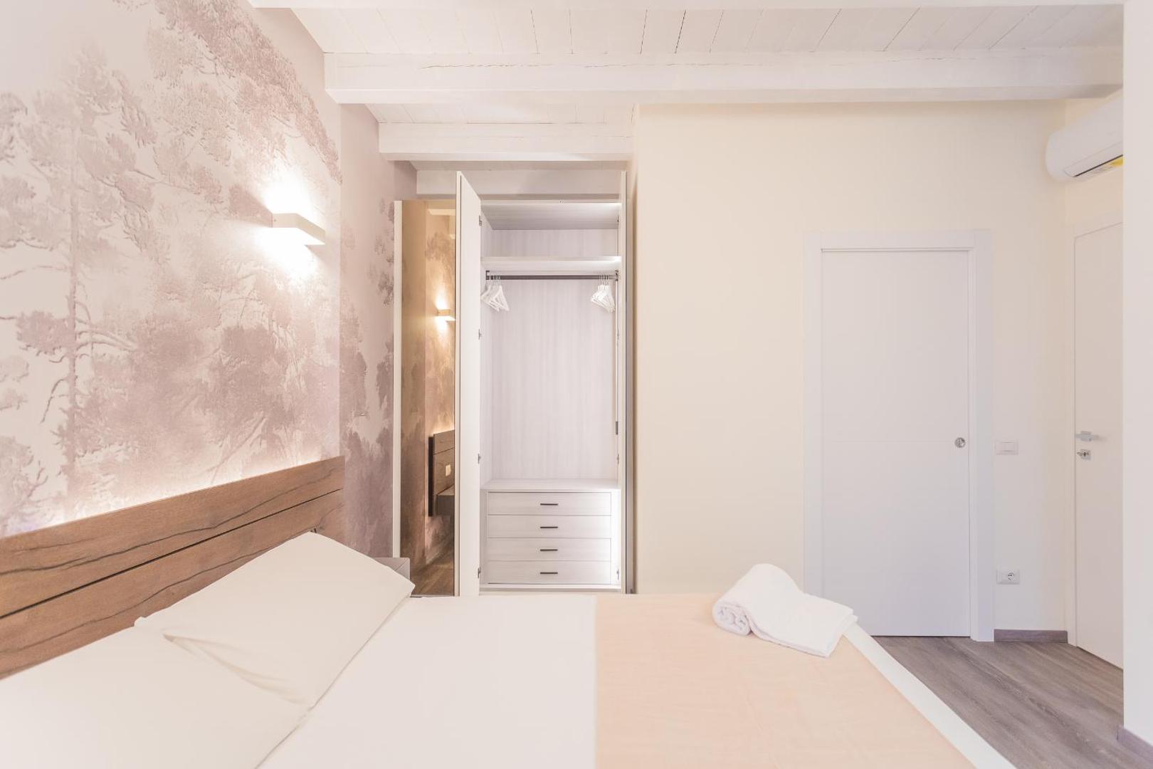 Zdjęcie 10: Modern & Stylish Apartment in Como City by Rent All Como