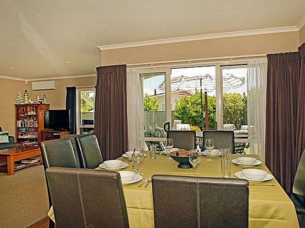 Foto 5: Bliss by the Beach - Whangamata Holiday Home