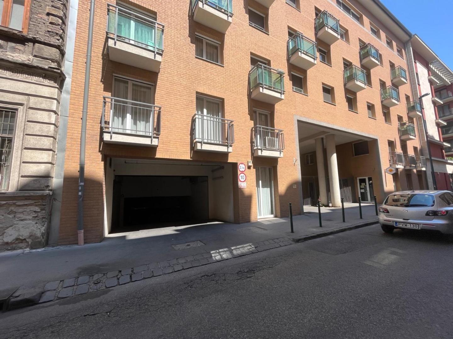 Foto 2: PRTR Apartment w/ FREE parking