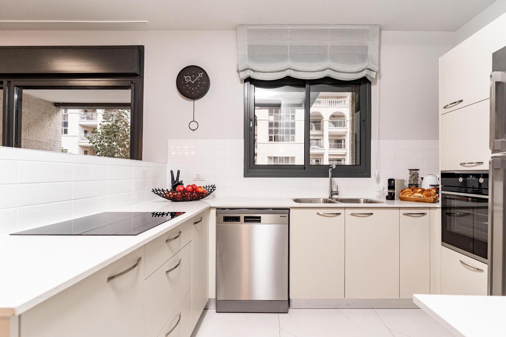 Фотография 10: Designed 2BR with 2 bathroom, Terrace and Parking