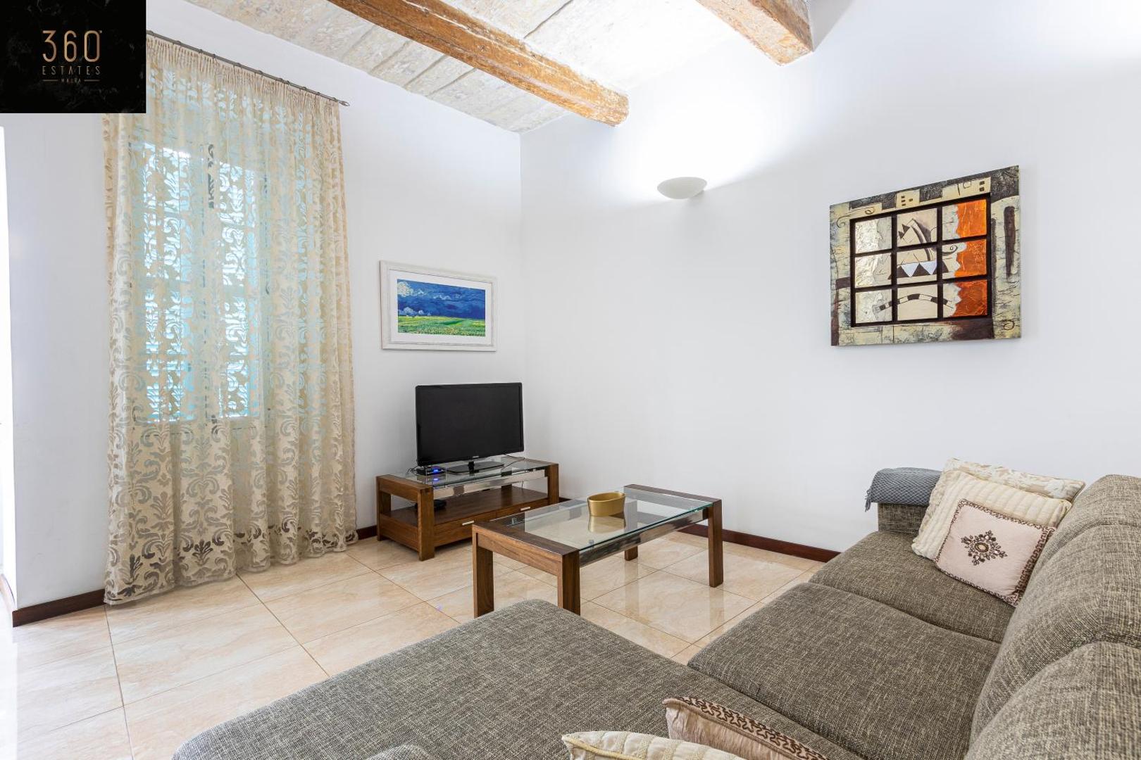 Foto 4: Seafront - Top Location, Top floor with WIFI & AC by 360 Estates