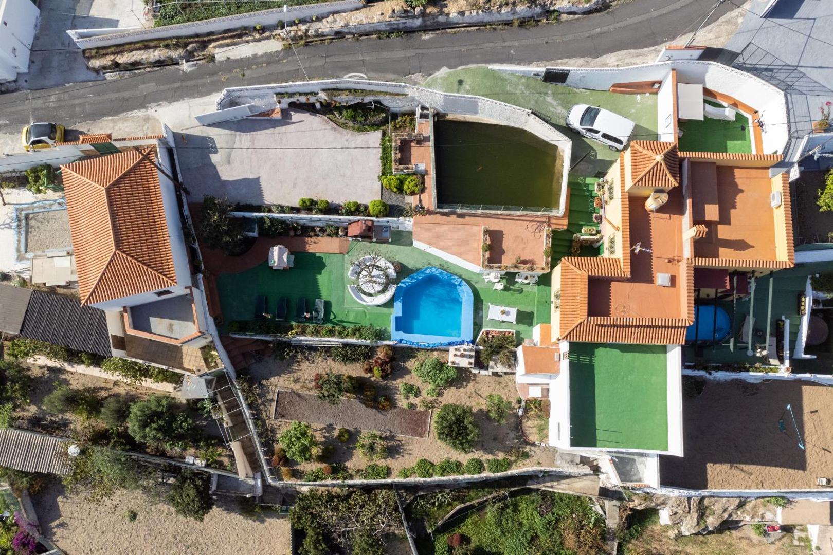 Billede 3: Mountain, Seaviews, and Pool Relax By Sunkeyrents