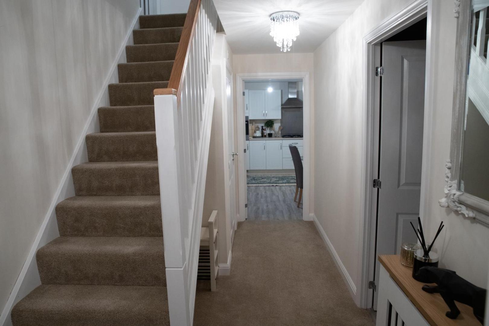 Foto 5: Westergate - 4 Bed Luxury Home with free parking