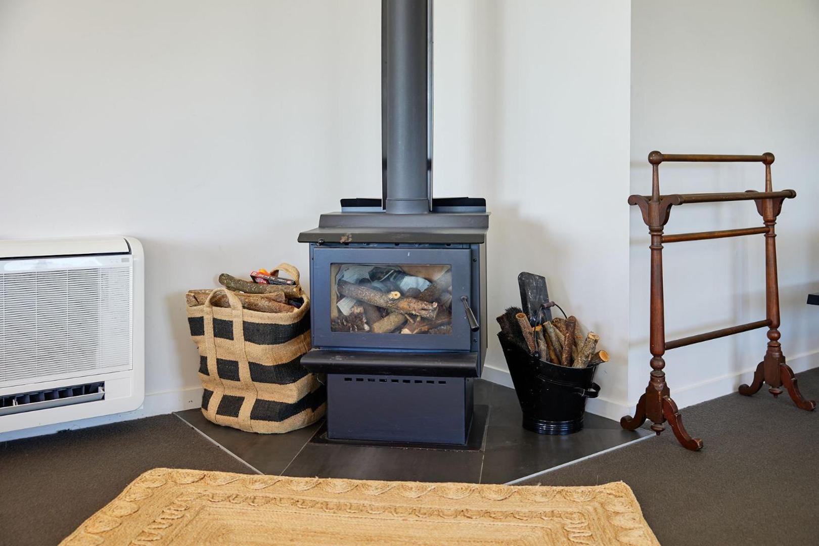 Zdjęcie 8: Ocean & Mountain Views Spacious Home