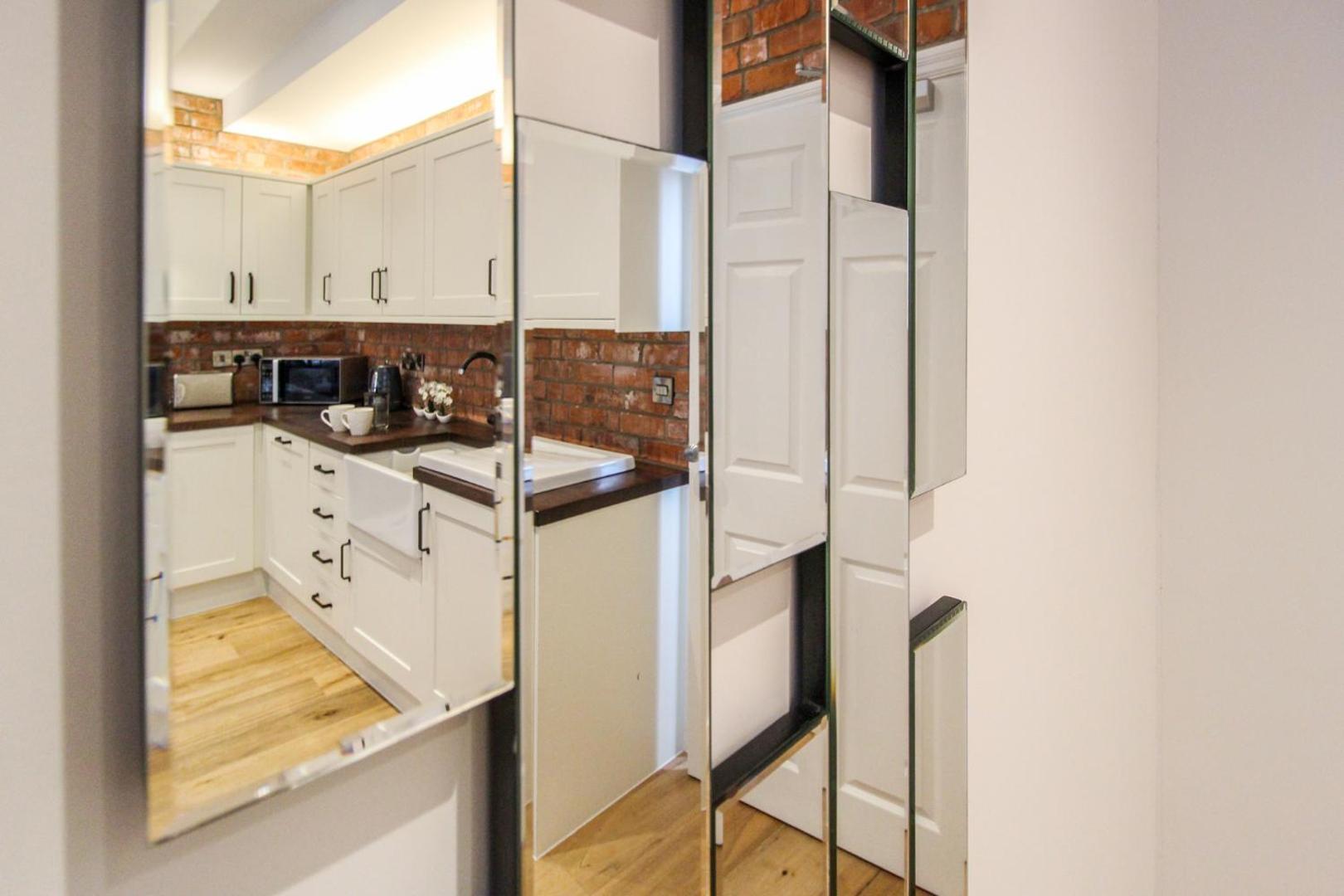 Foto 8: Spacious, Elegant City Centre Apartment with FREE WIFI