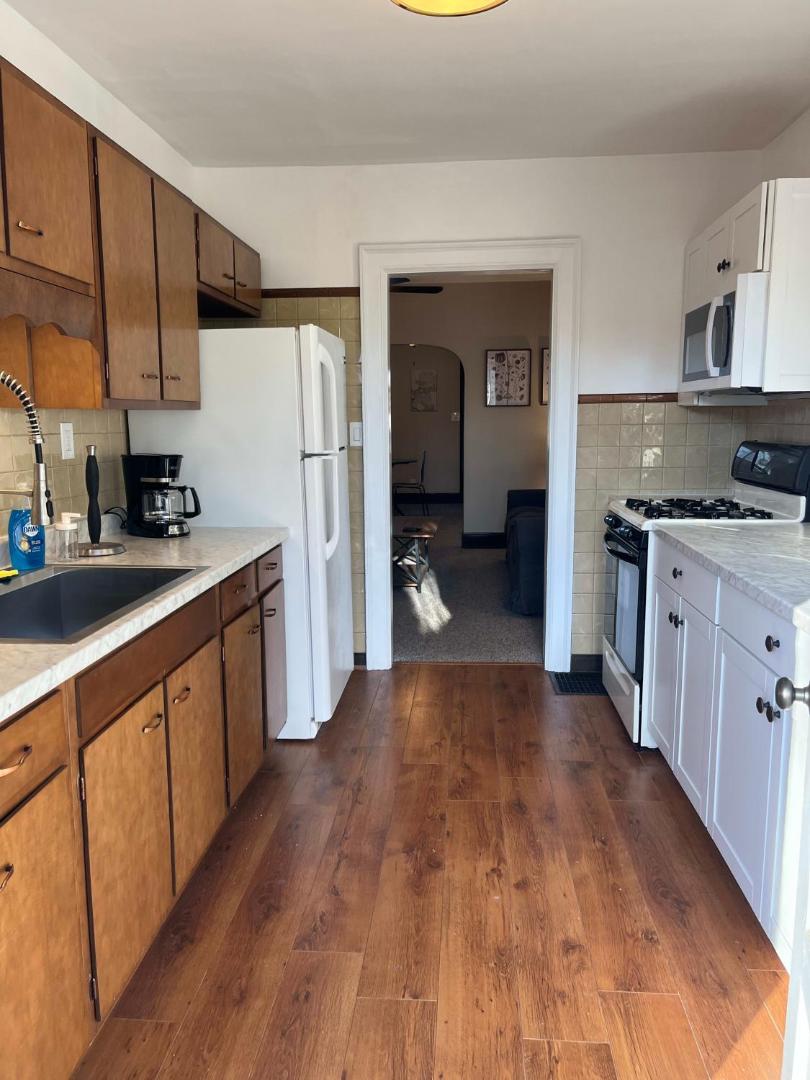 Billede 10: Hunter #1, Private One Bed near Xavier & Downtown
