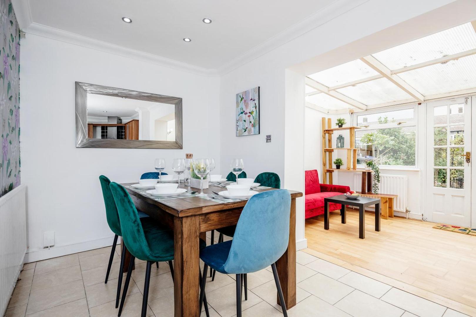 Bilde 5: Basildon 3 - 4 Bedroom Property - Essex