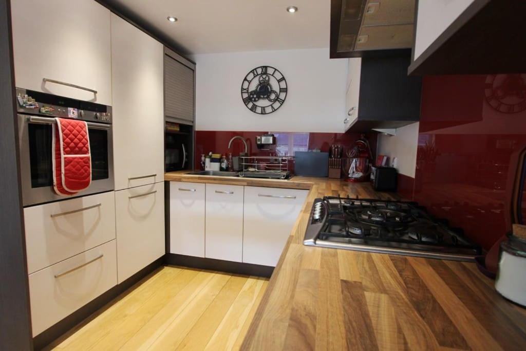Fotografie 2: Spacious 2 Bed, 2 Bath apartment -The Shore, Leith