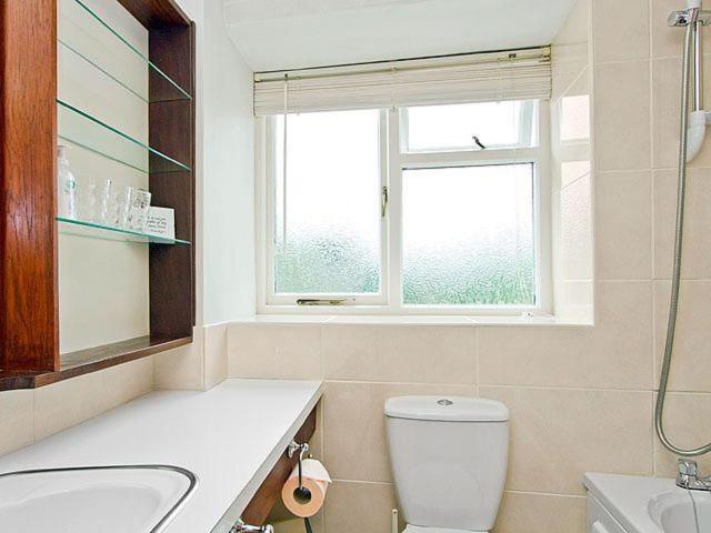 Photo 6 : Garburn View