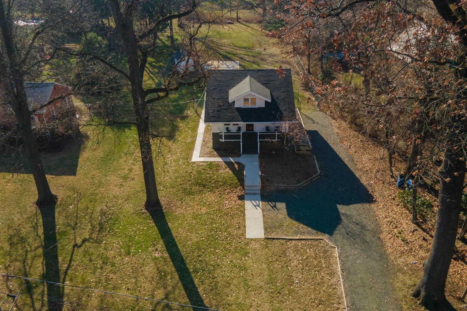 Kuva 9: Cottage on Main