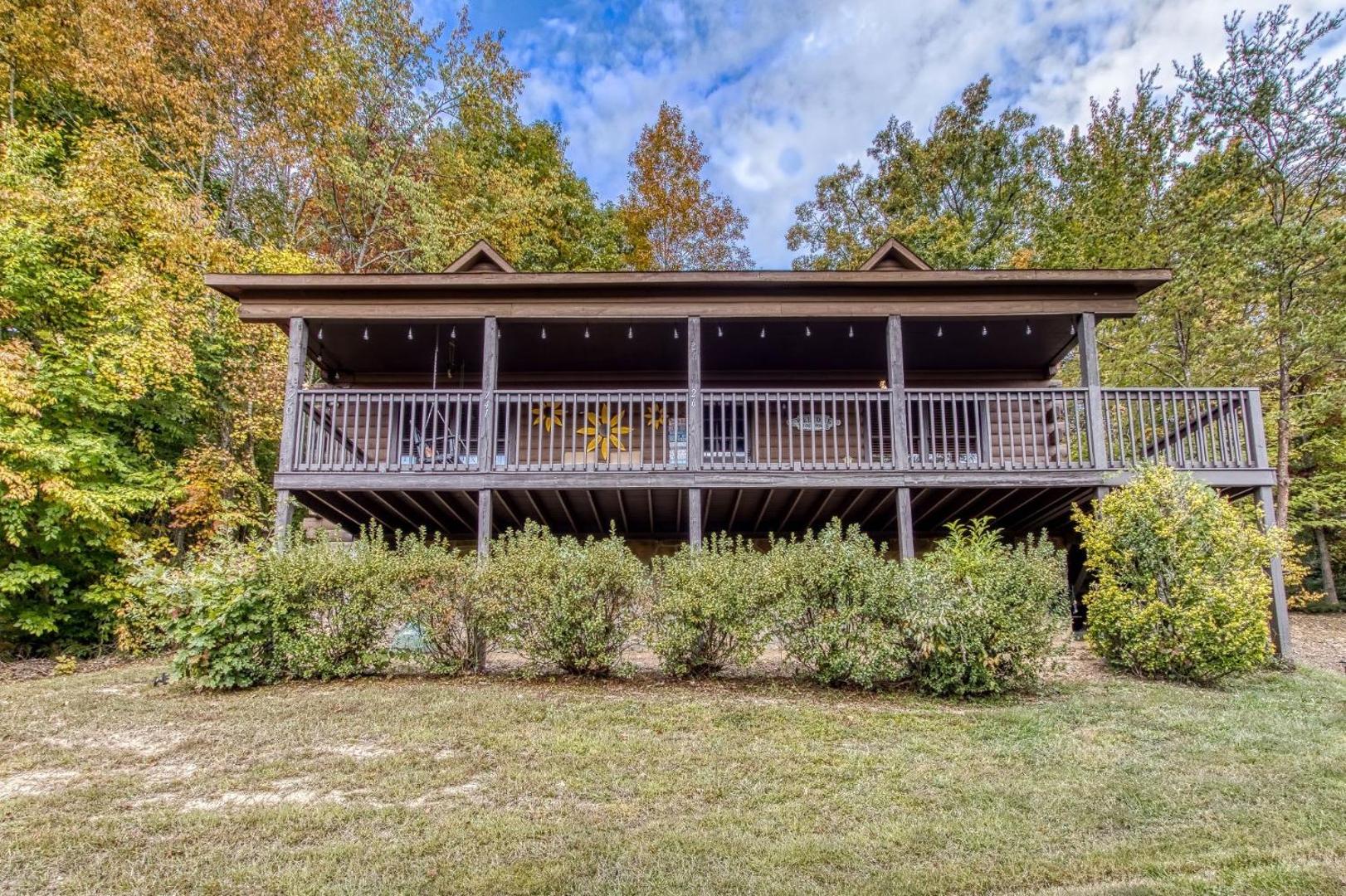 Foto 2: ER26 - Sasquatch Inn - Great Location! Close To Town Resort Pool! cabin