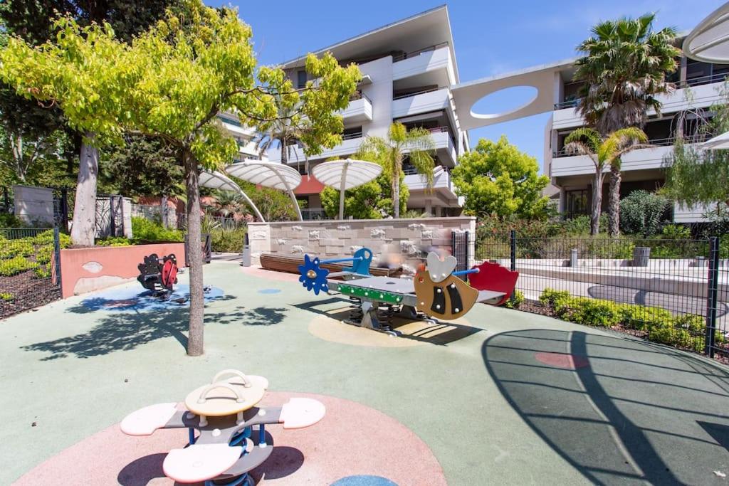 Billede 10: C2 - 2 BDR Montfleury - Pool, Garage, Terrace & AC