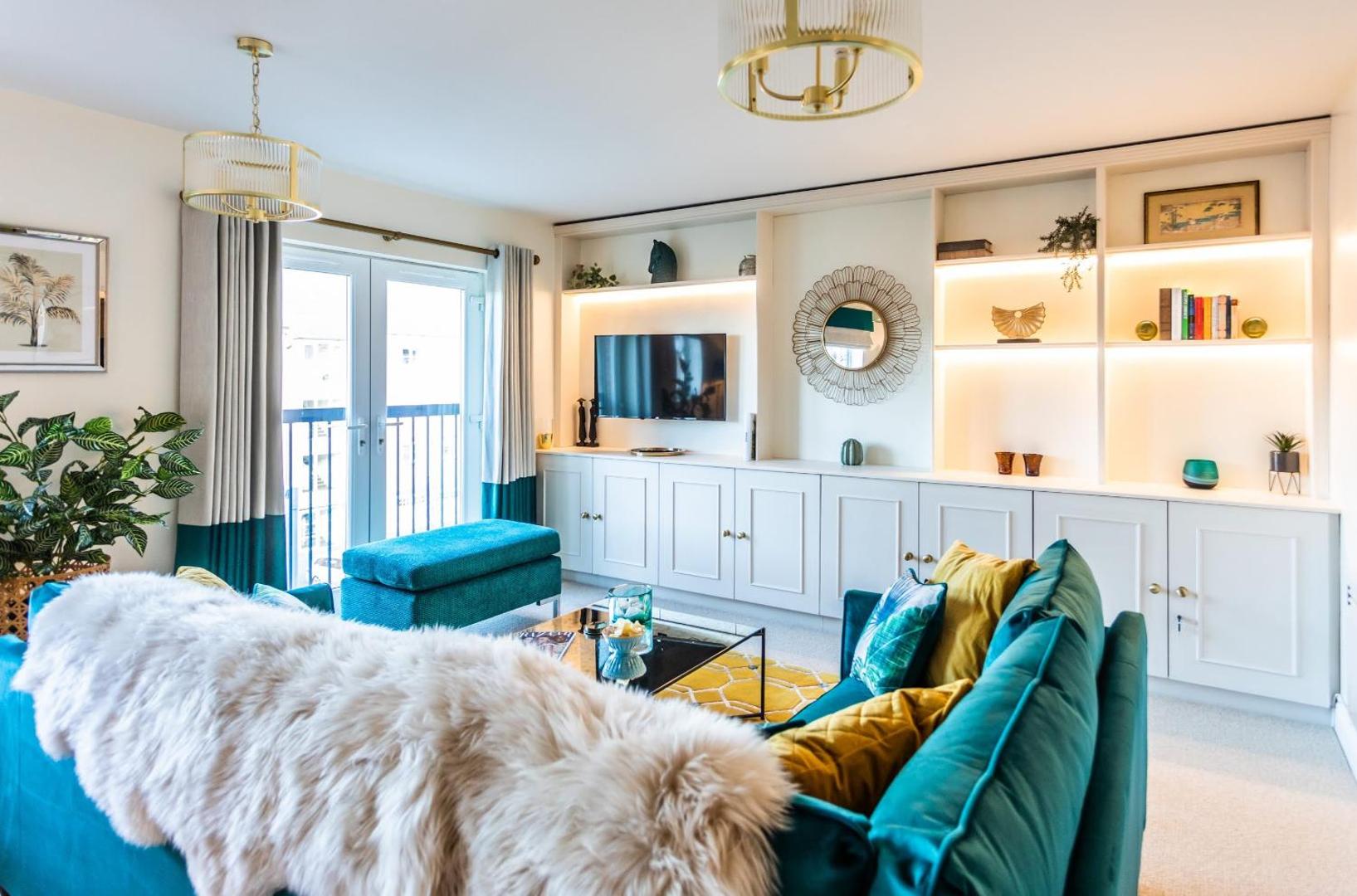 Foto 2: The Wharf - Luxury Apartment in Warwick sleeps 4 with Free Parking - close to Canal-Side & pub - perfect for friends & family breaks, the races or work stays