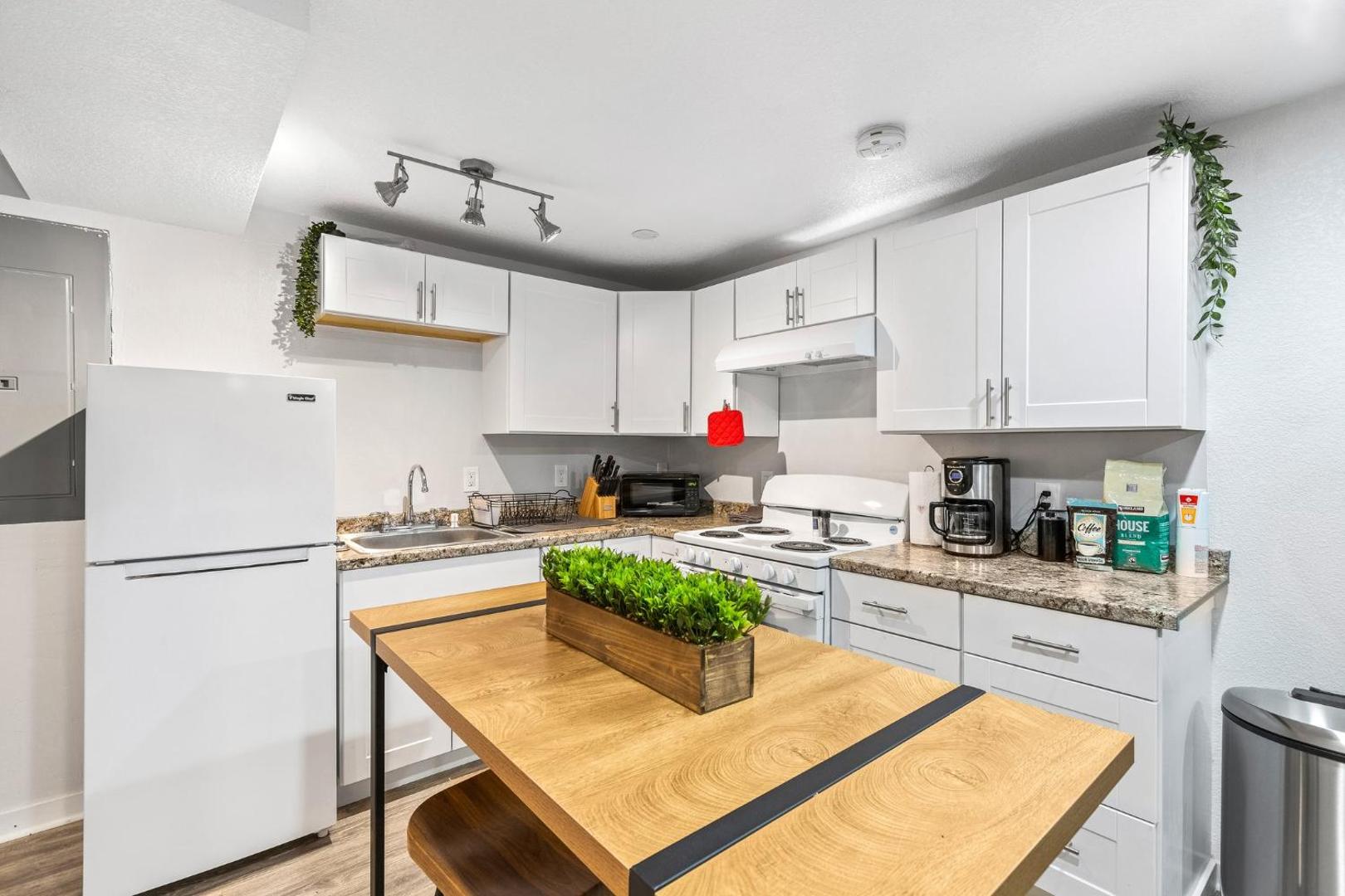 Basement with Full Kitchen and Near Downtownの写真8