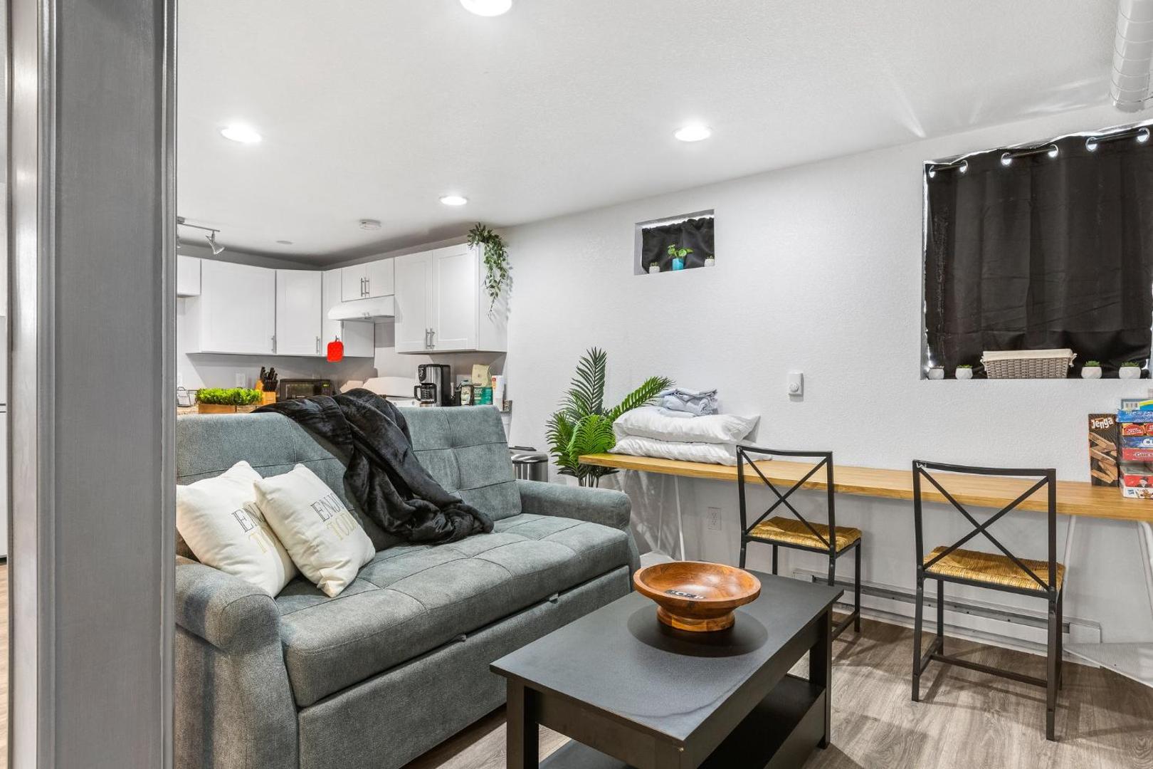 Basement with Full Kitchen and Near Downtownの写真3