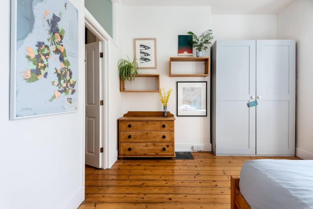 Foto 6: Treetops - Characterful flat with parking, close to beach